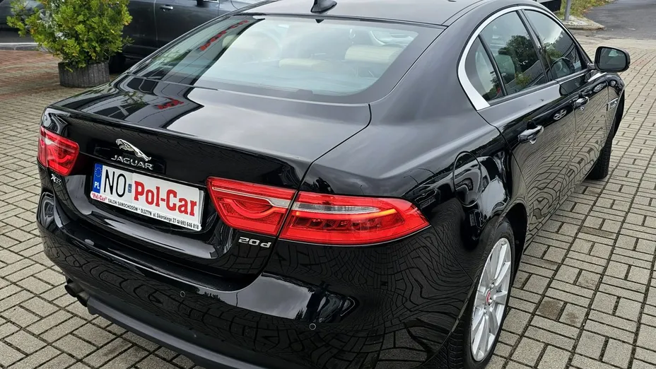 JAGUAR XE -