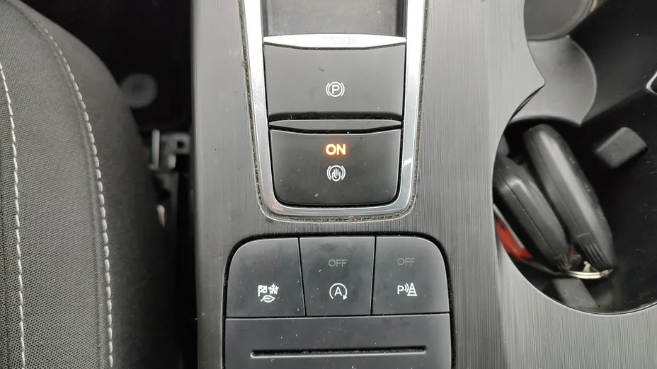 FORD Kuga -