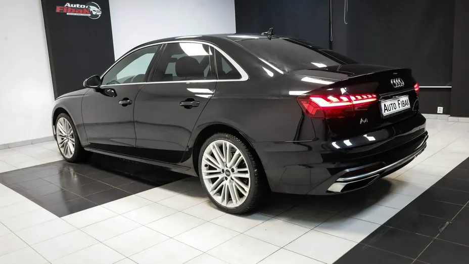 AUDI A4 -
