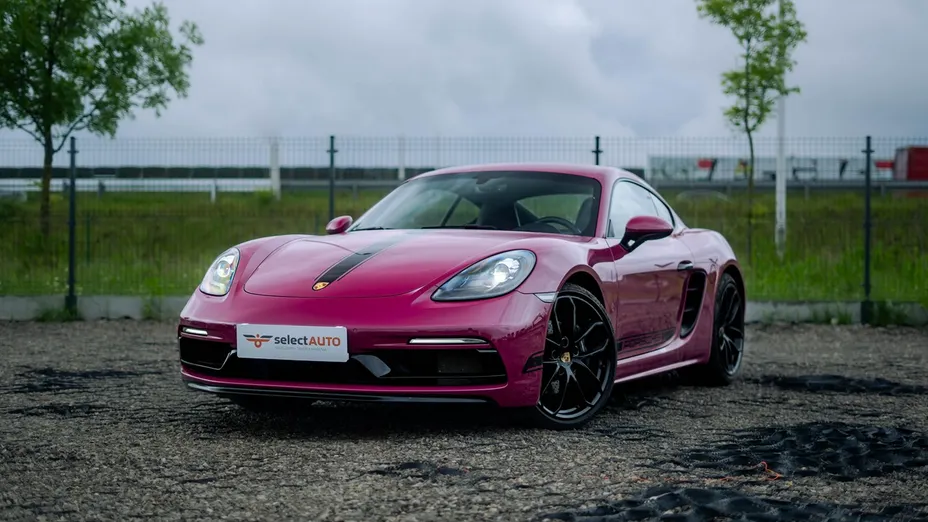 PORSCHE 718 -