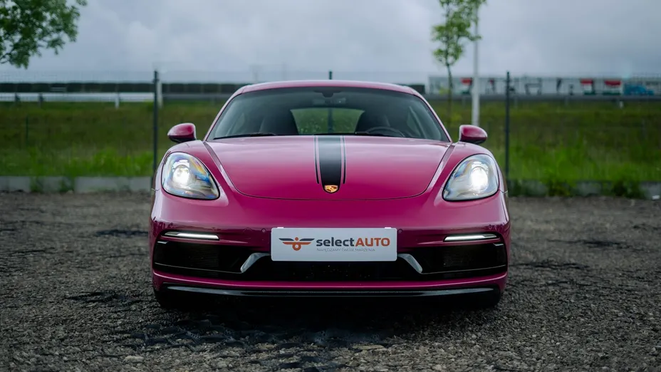PORSCHE 718 -