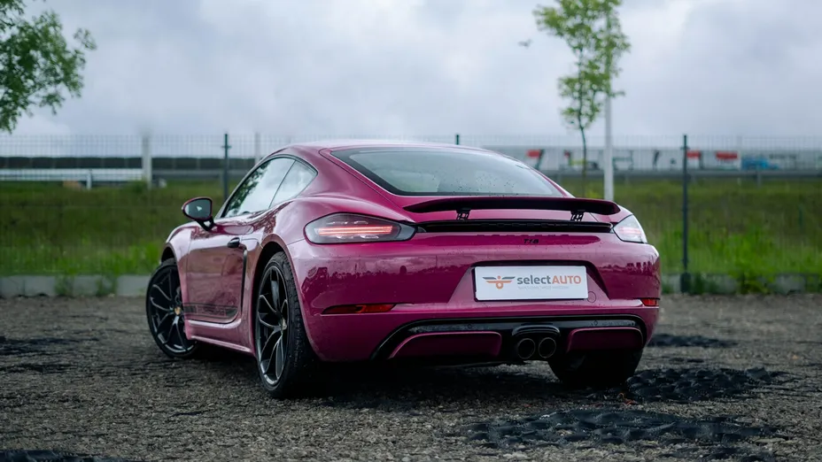 PORSCHE 718 -