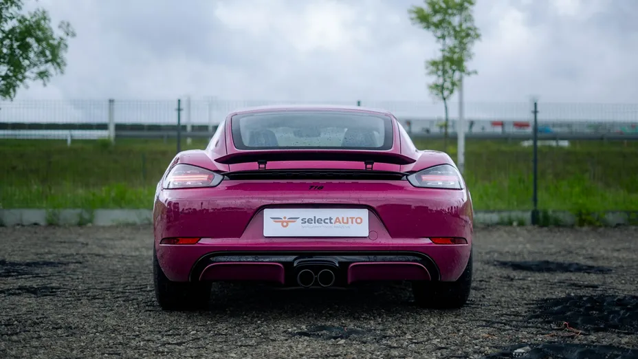 PORSCHE 718 -