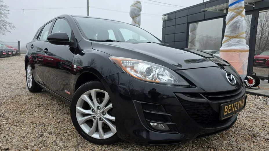 MAZDA 3 -