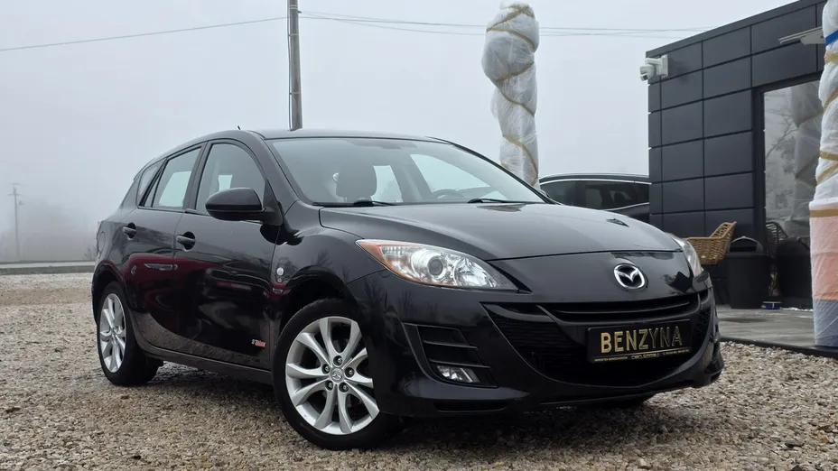 MAZDA 3 -