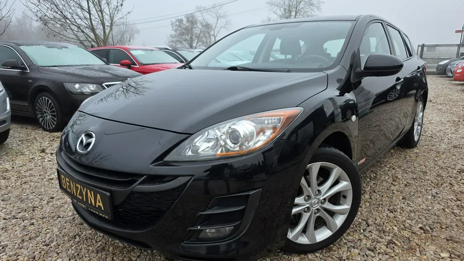 MAZDA 3 -