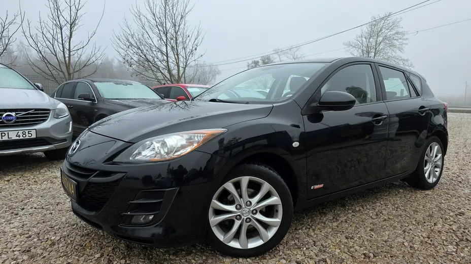 MAZDA 3 -