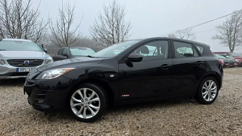 MAZDA 3 -