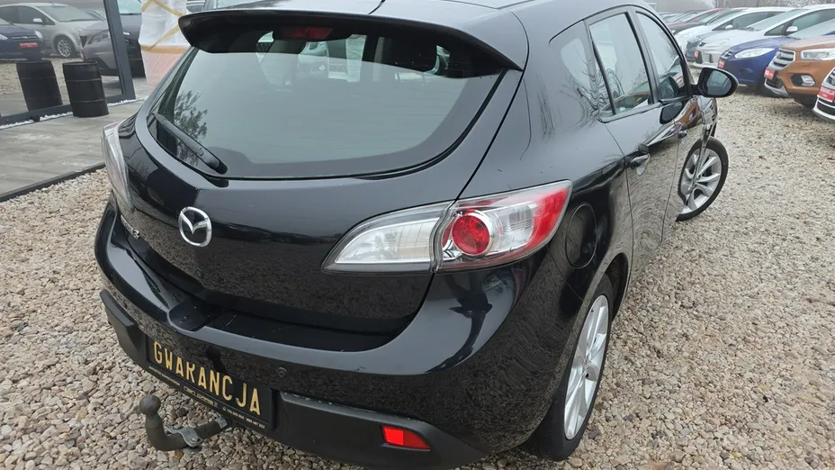 MAZDA 3 -