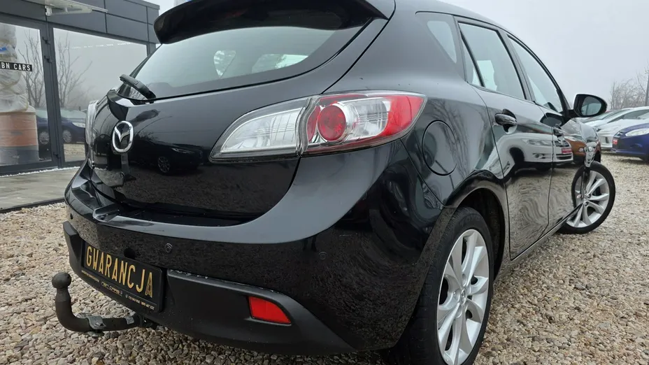 MAZDA 3 -