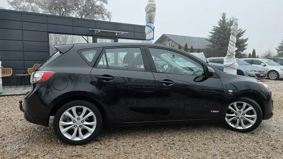 MAZDA 3 -