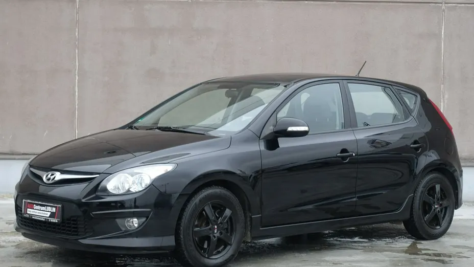HYUNDAI i30 -