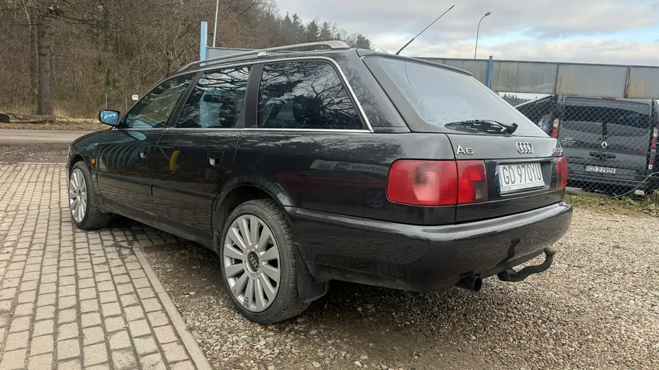 AUDI A6 -