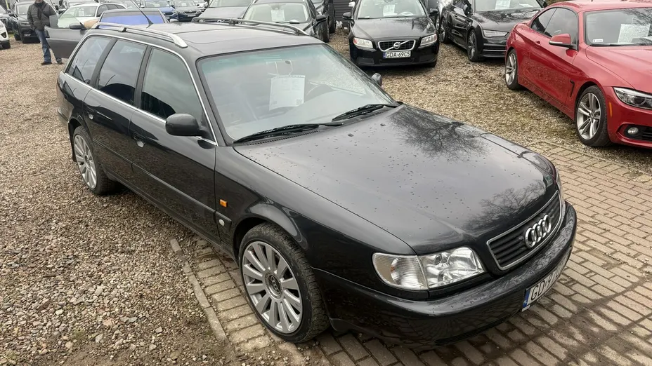 AUDI A6 -
