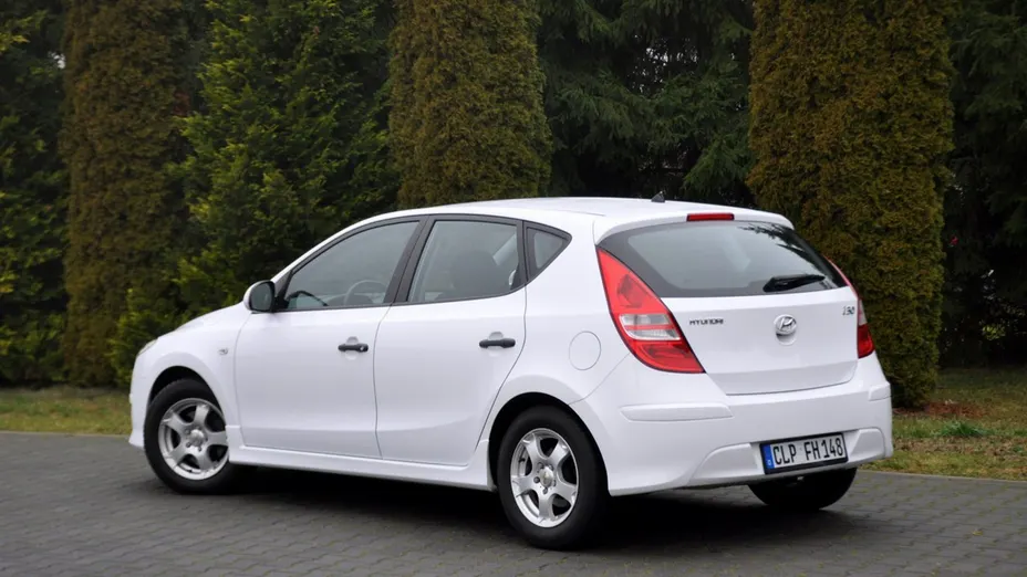 HYUNDAI i30 -
