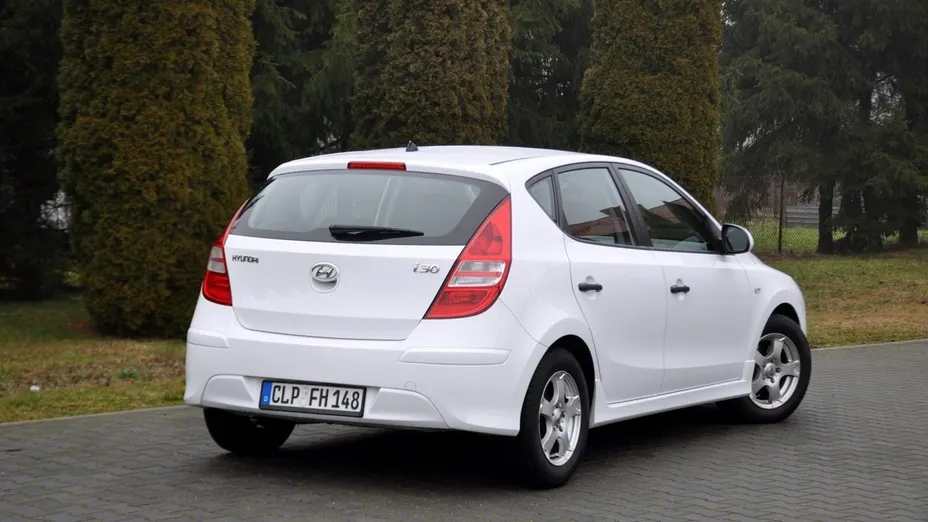 HYUNDAI i30 -