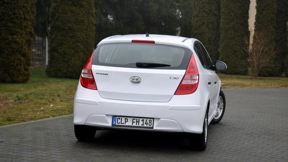 HYUNDAI i30 -
