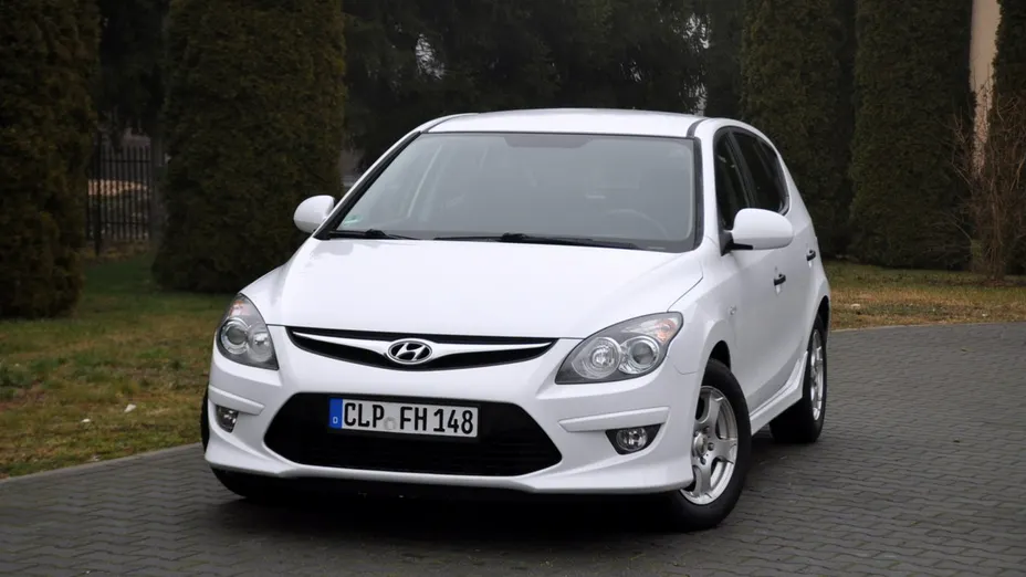HYUNDAI i30 -