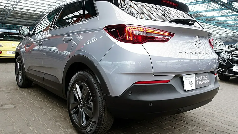 OPEL Grandland X -
