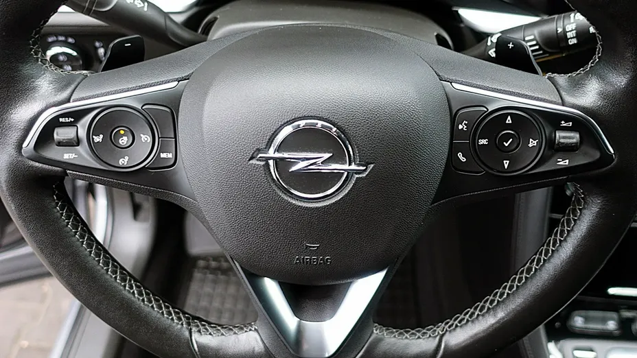 OPEL Grandland X -