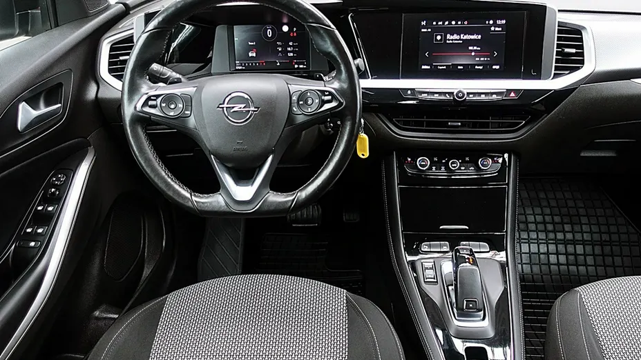 OPEL Grandland X -