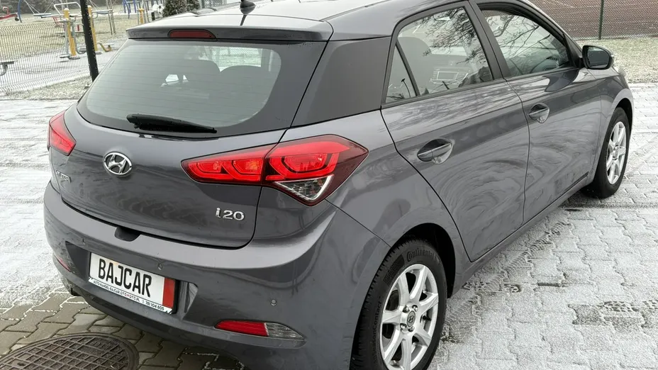 HYUNDAI i20 -