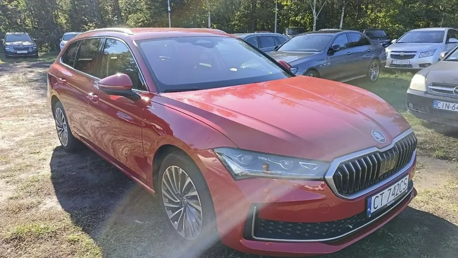 SKODA Superb -