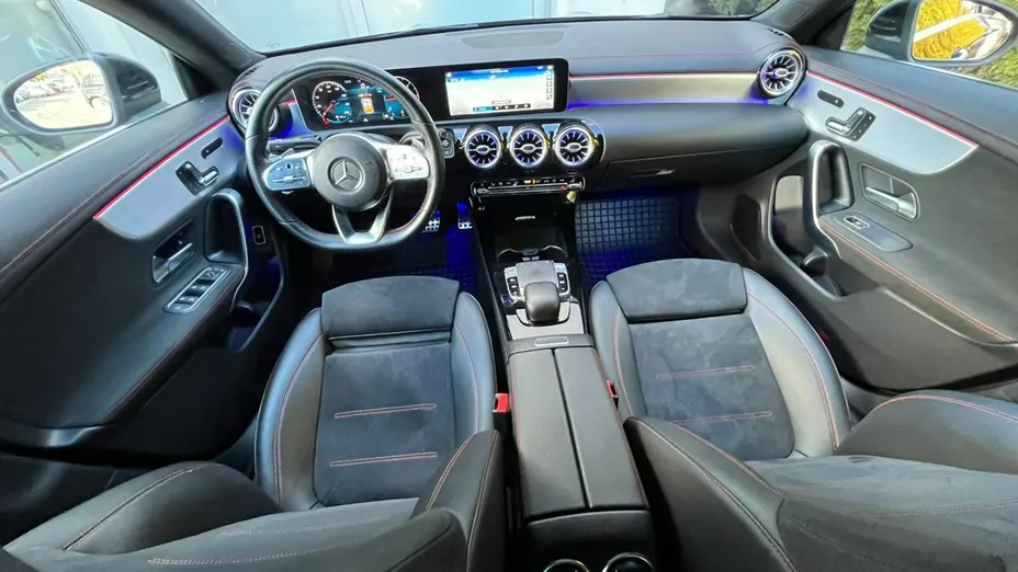 MERCEDES-BENZ CLA -