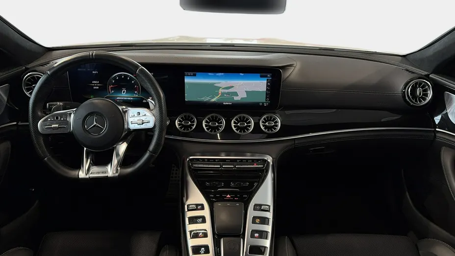 MERCEDES-BENZ AMG GT -