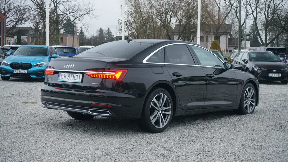 AUDI A6 -