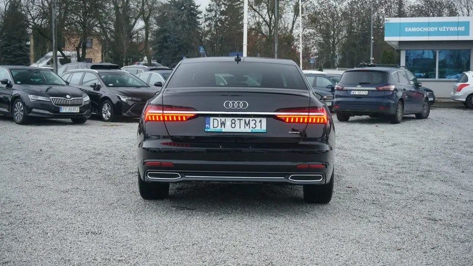 AUDI A6 -