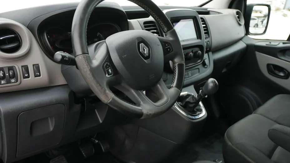 RENAULT Trafic -