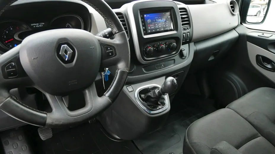 RENAULT Trafic -