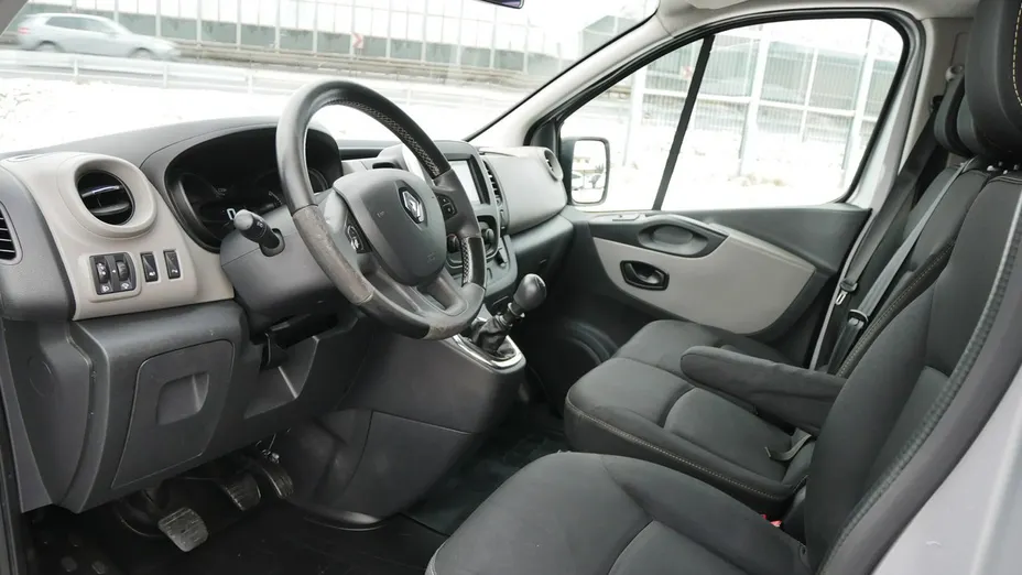 RENAULT Trafic -