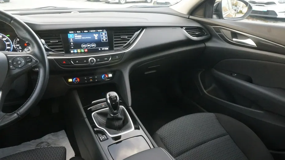 OPEL Insignia -