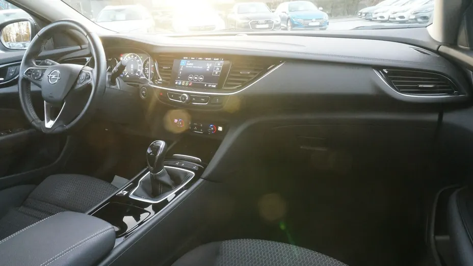 OPEL Insignia -