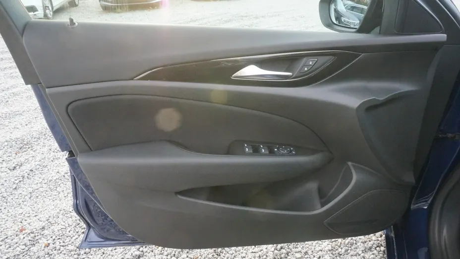 OPEL Insignia -