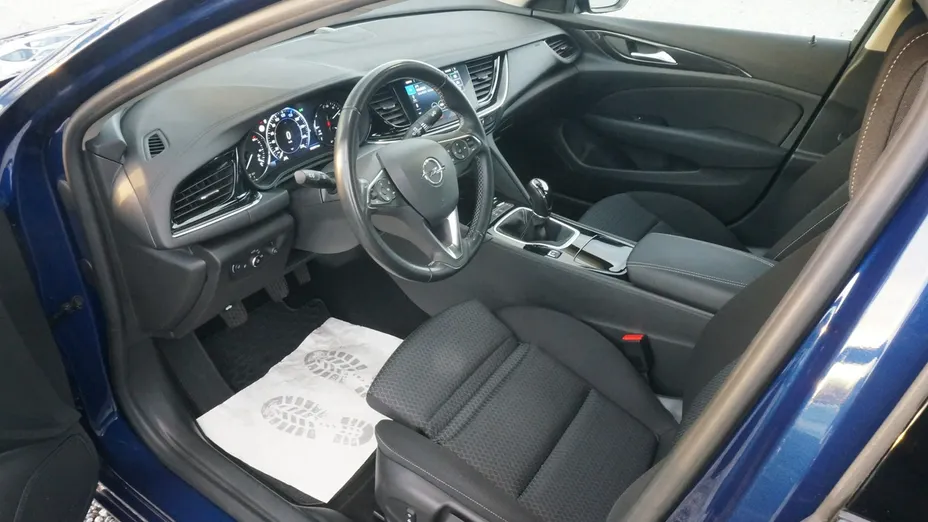 OPEL Insignia -