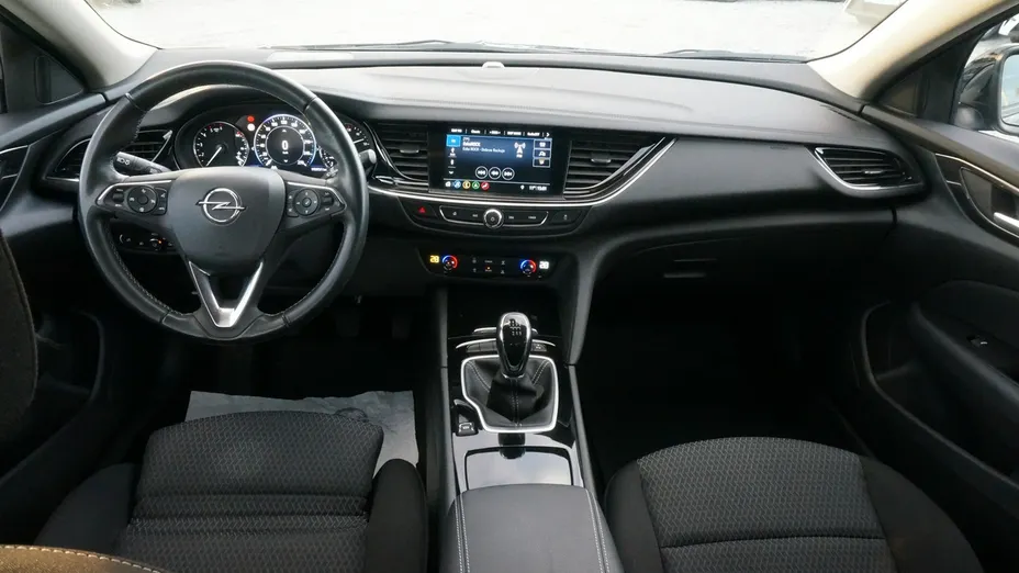 OPEL Insignia -