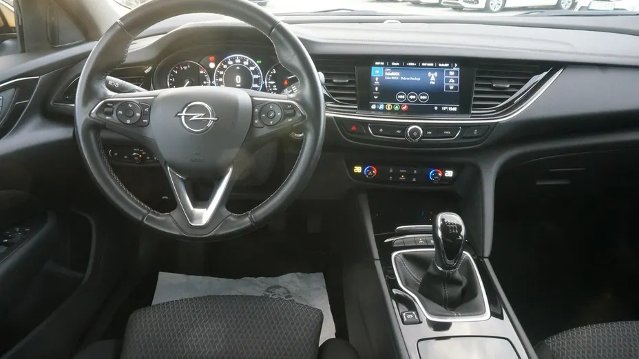 OPEL Insignia -