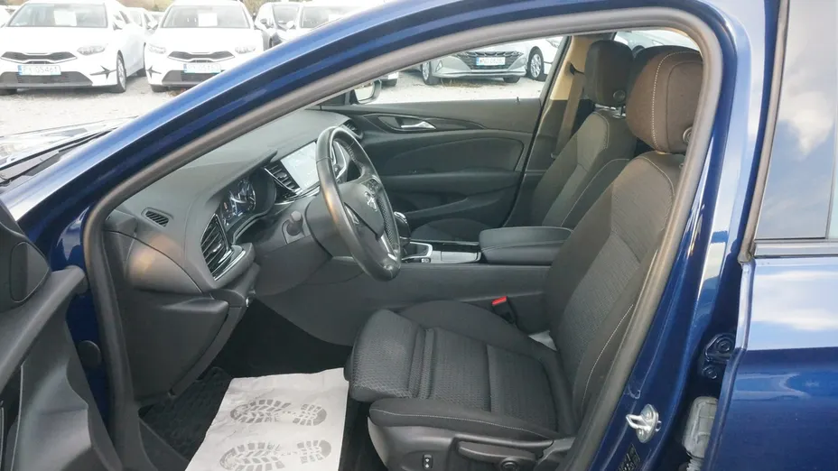 OPEL Insignia -