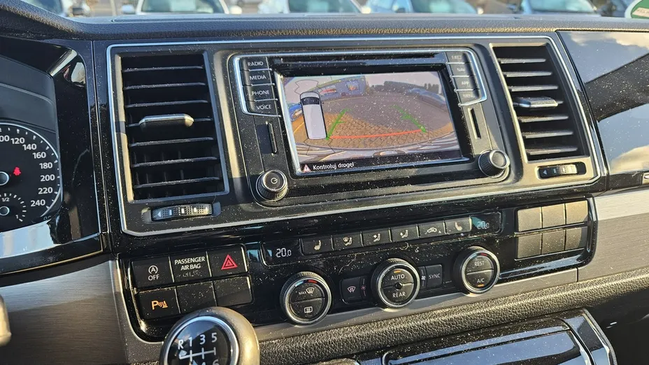 VOLKSWAGEN Multivan -