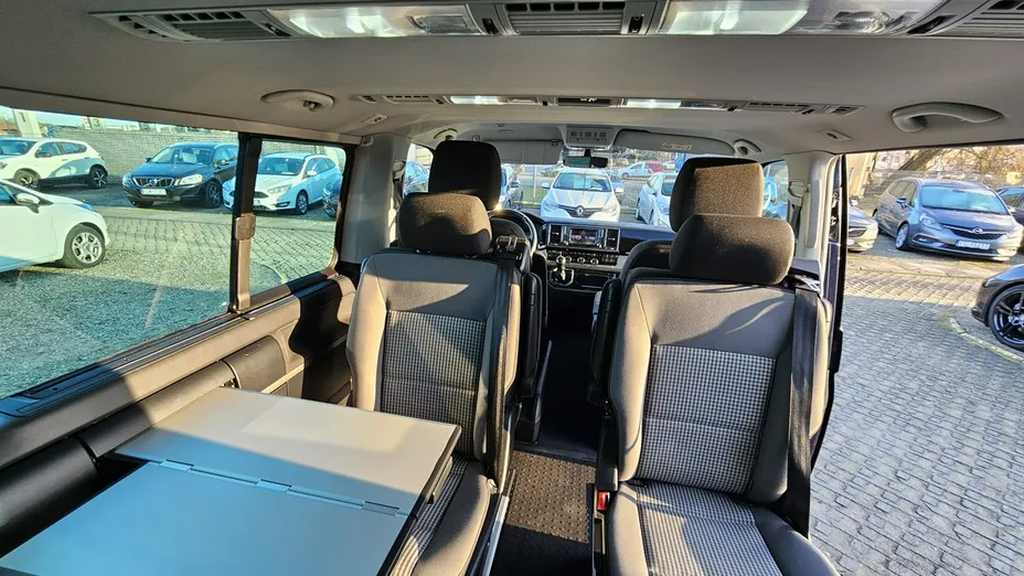 VOLKSWAGEN Multivan -