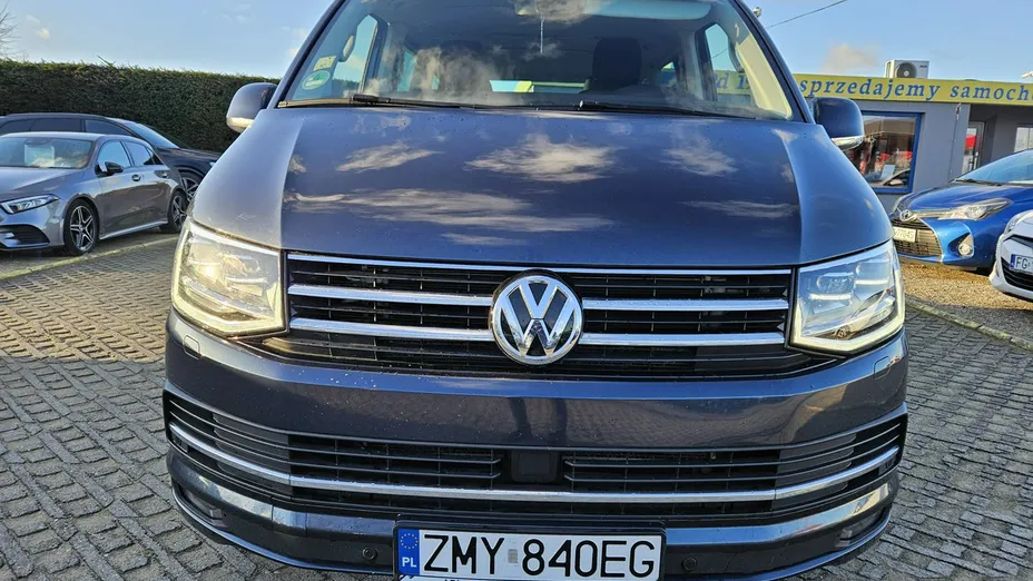 VOLKSWAGEN Multivan -