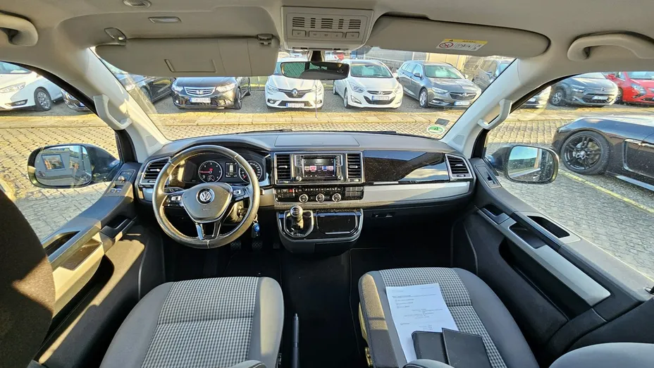 VOLKSWAGEN Multivan -