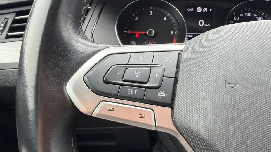 VOLKSWAGEN Passat -