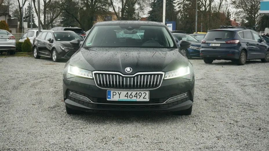 SKODA Superb -