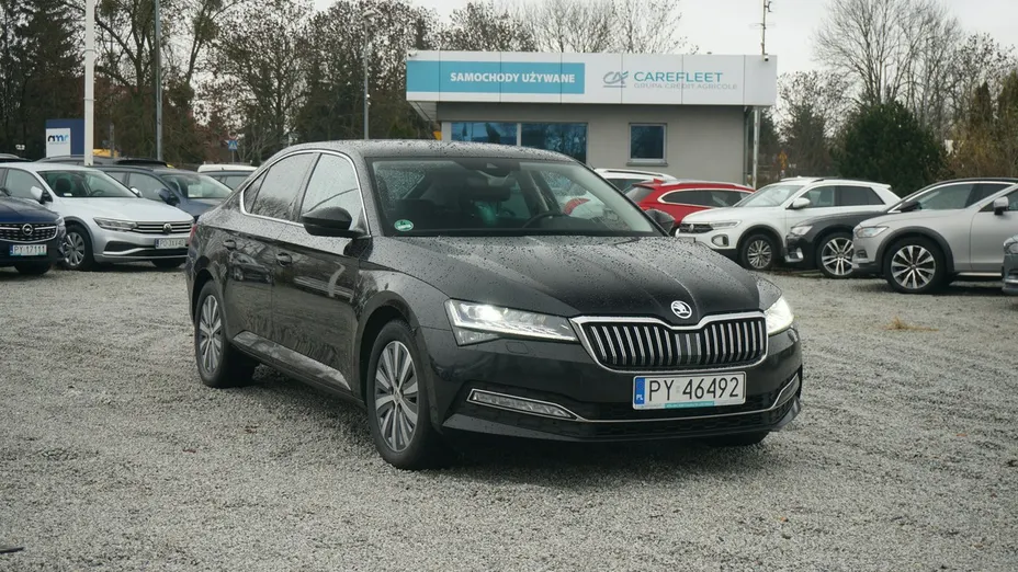 SKODA Superb -
