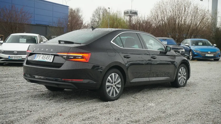 SKODA Superb -