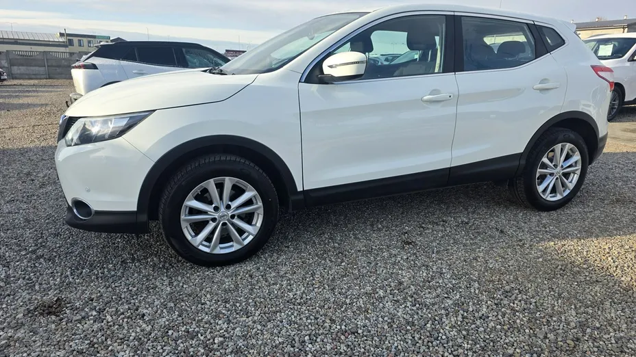 NISSAN Qashqai -